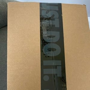 in the box Nike AirForce computer chips size10.5